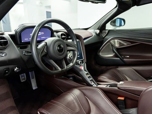 Used 2018 McLaren 720S image 32