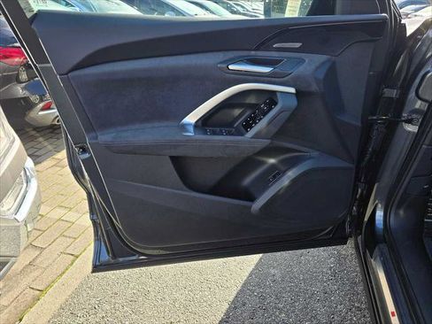 New 2025 Audi SQ5 Premium Plus image 23