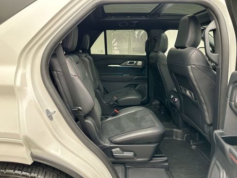 Used 2025 Ford Explorer ST AWD/4WD image 19