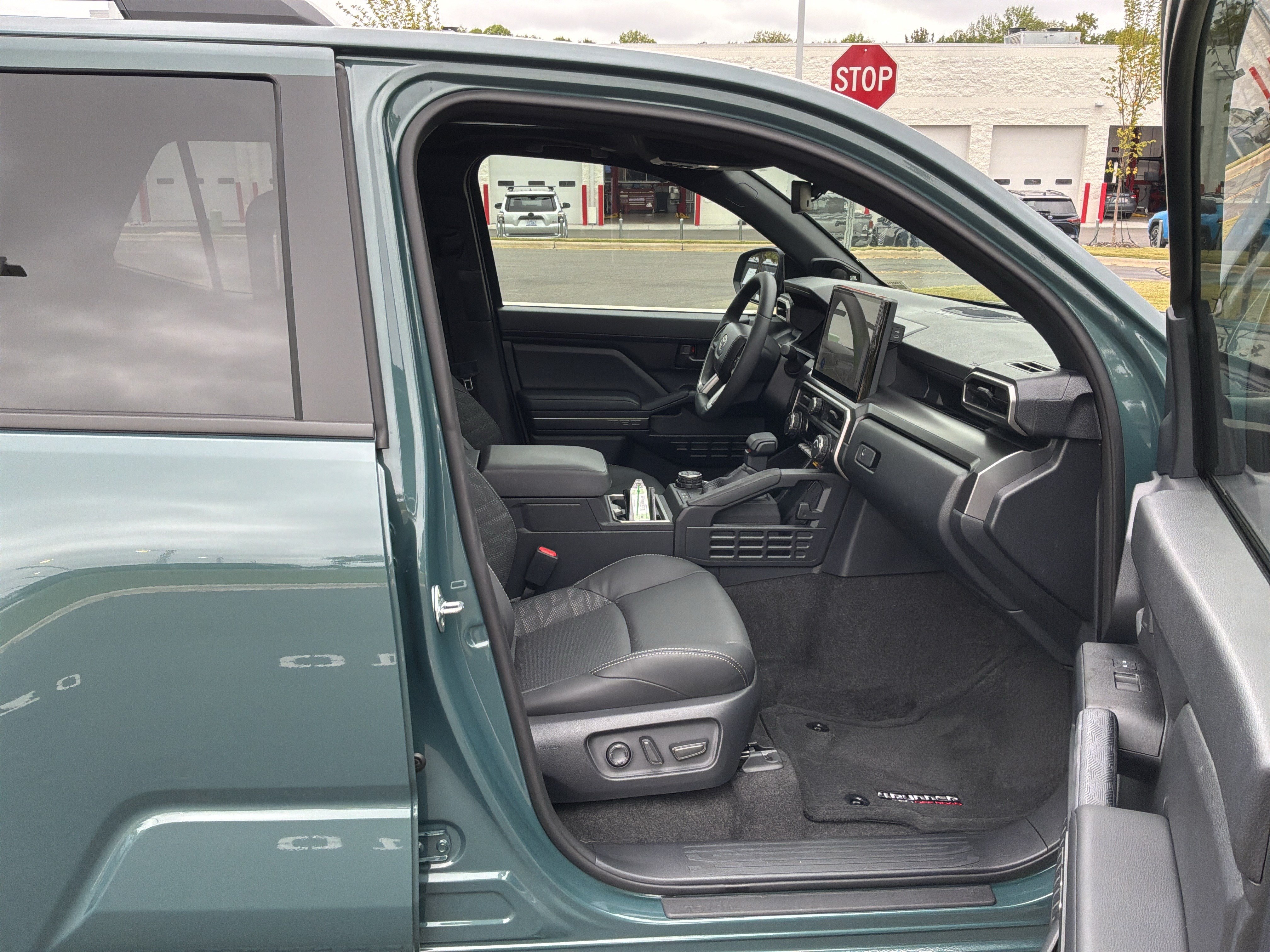 Used 2026 Toyota 4Runner TRD Off-Road Premium AWD/4WD image 33