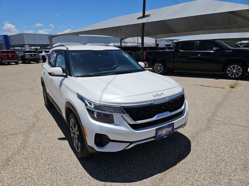 Used 2022 Kia Seltos S FWD image 2