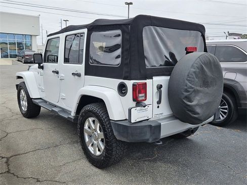 Used 2018 Jeep Wrangler Unlimited Sahara image 8