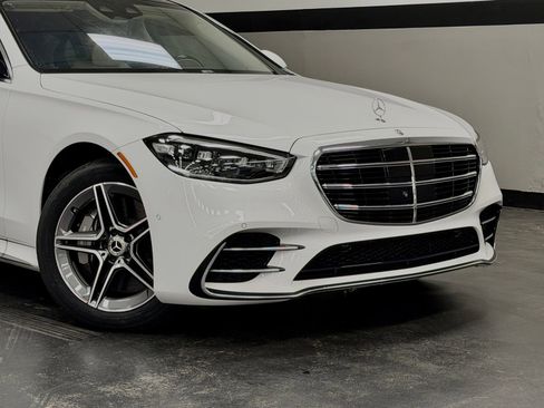Used 2024 Mercedes-Benz S 580 4MATIC Sedan image 3
