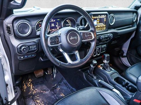 Used 2022 Jeep Wrangler Unlimited Sahara image 10