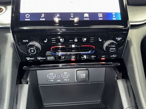 New 2025 Jeep Grand Cherokee L Overland image 30