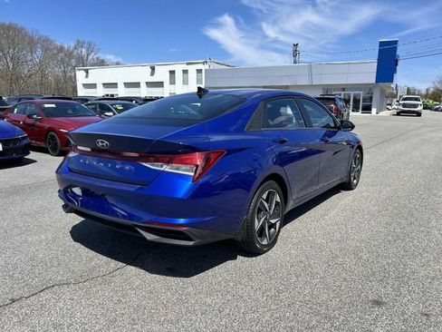 Certified 2023 Hyundai Elantra SEL w/ Convenience Package FWD image 3