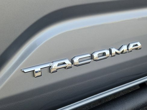 Used 2025 Toyota Tacoma SR5 image 6