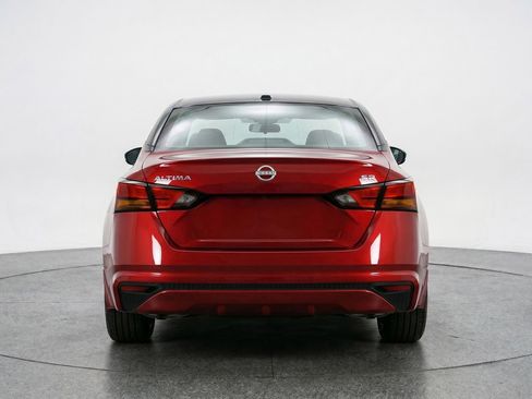Used 2025 Nissan Altima 2.5 SR FWD image 7