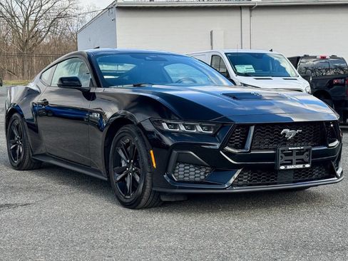 Used 2025 Ford Mustang GT image 1