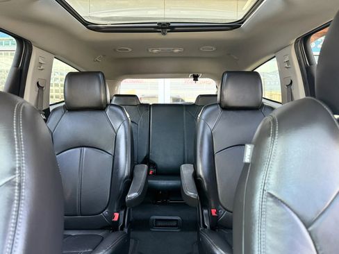 Used 2017 Chevrolet Traverse LT AWD/4WD image 12