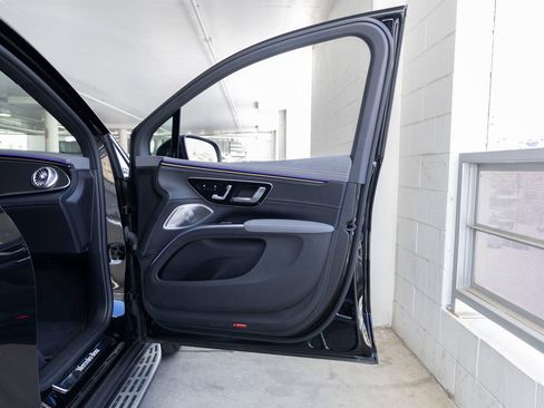 Used 2023 Mercedes-Benz EQS 450+ SUV image 26
