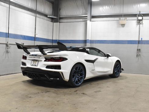 Used 2025 Chevrolet Corvette ZR1 w/ ZR1 Carbon Fiber Aero Package RWD image 19