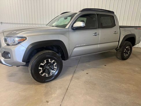 Certified 2023 Toyota Tacoma TRD Off-Road AWD/4WD image 2