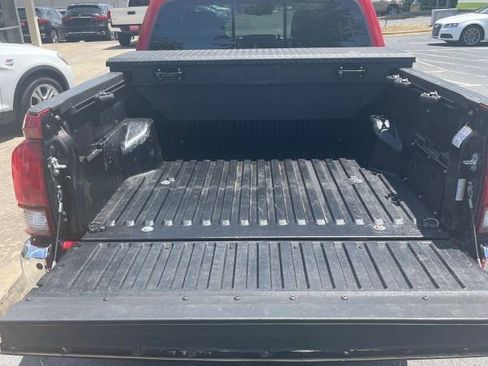 Used 2021 Toyota Tacoma SR5 AWD/4WD image 6