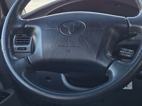 Used 2000 Toyota 4Runner SR5 image 31