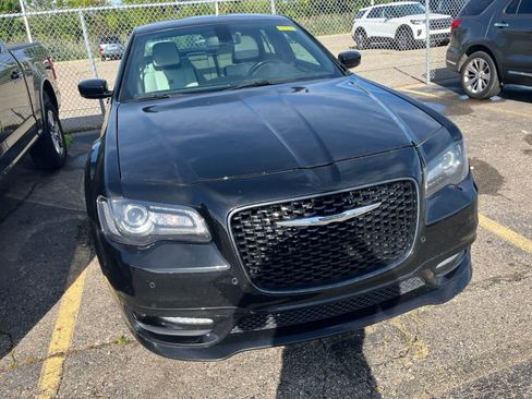 Used 2019 Chrysler 300 S w/ 300S Premium Group 2 AWD/4WD image 19