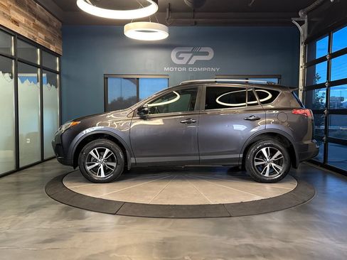 Used 2018 Toyota RAV4 XLE AWD/4WD image 6