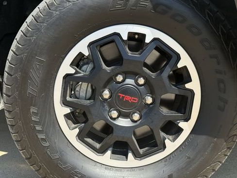 Used 2024 Toyota Tacoma TRD Off-Road AWD/4WD image 10