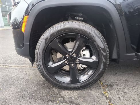 New 2025 Jeep Grand Cherokee Limited image 10