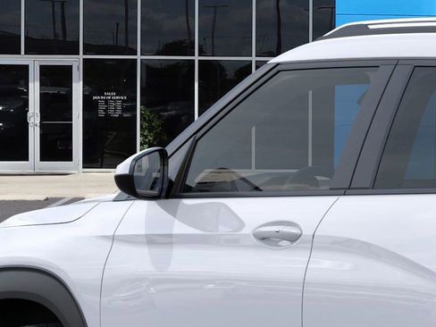 New 2026 Chevrolet TrailBlazer LT w/ Convenience Package FWD image 12