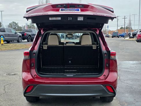 Used 2022 Toyota Highlander Limited image 9