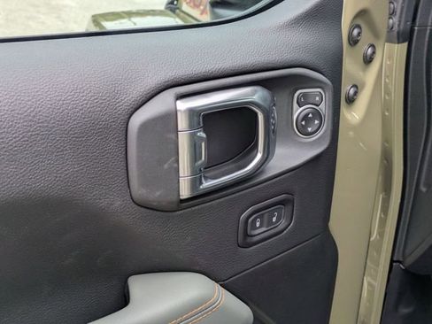 New 2025 Jeep Gladiator Mojave image 16