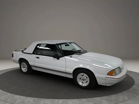 Used 1992 Ford Mustang LX RWD image 7