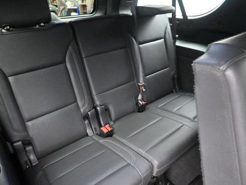 Used 2022 Chevrolet Suburban LT AWD/4WD image 11