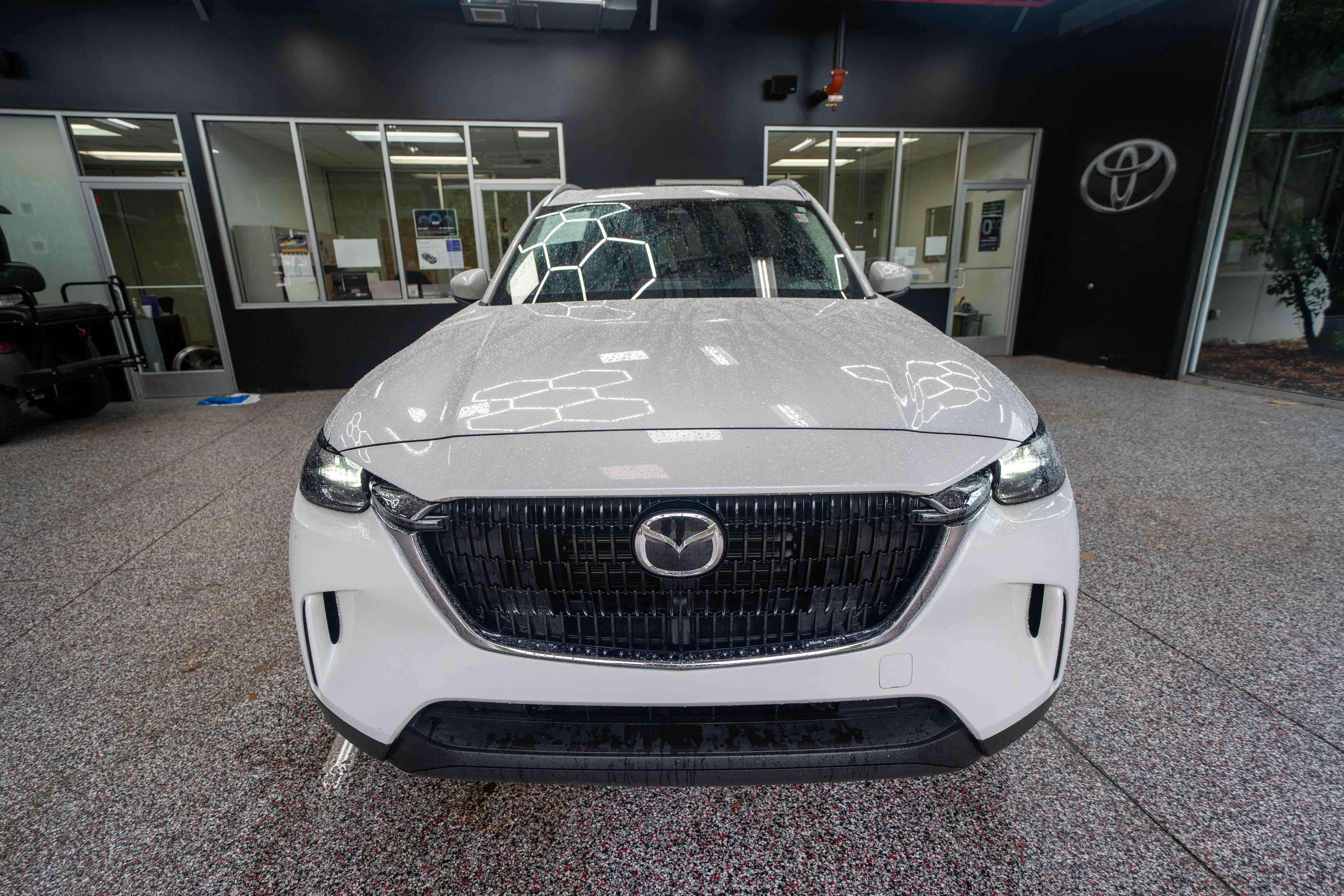 Used 2024 MAZDA CX-90 Plug-In Hybrid w/ Preferred AWD/4WD image 6
