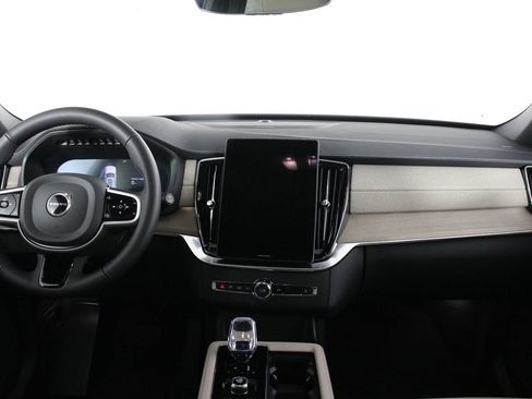 New 2026 Volvo XC90 T8 Plus w/ Protection Package Premier image 5