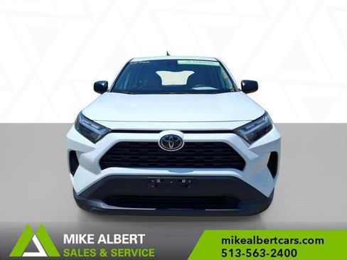 Used 2023 Toyota RAV4 LE AWD/4WD image 2