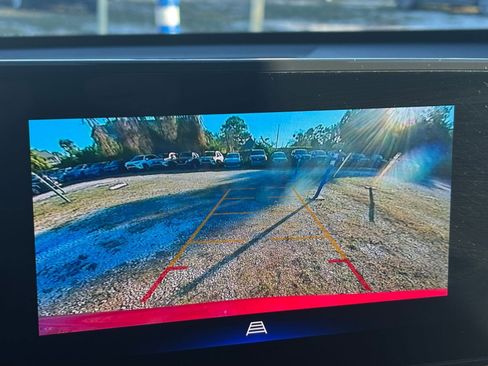 Used 2025 Chevrolet Trax LT w/ LT Convenience Package image 17