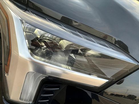 Used 2023 Toyota Sequoia Limited image 33