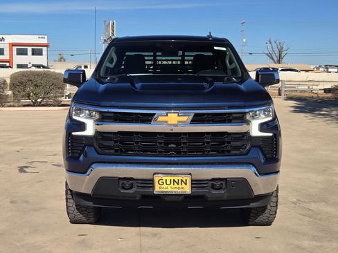 Used 2022 Chevrolet Silverado 1500 LT w/ Z71 Off-Road Package image 8