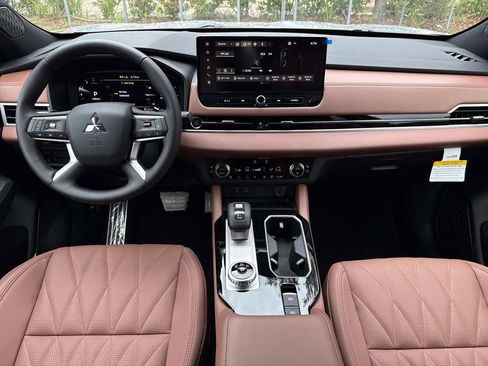 New 2025 Mitsubishi Outlander SEL image 17