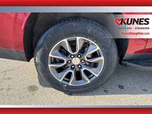 Used 2021 Chevrolet Suburban LT w/ LT Signature Plus Package AWD/4WD image 12