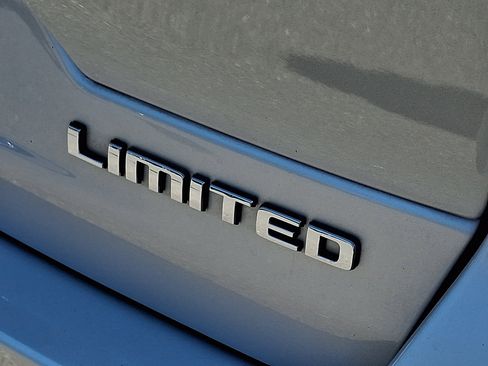 Used 2023 Jeep Grand Cherokee Limited w/ Luxury Tech Group II AWD/4WD image 19