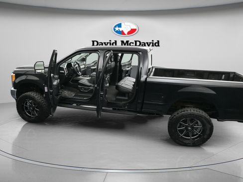 Used 2017 Ford F250 Lariat w/ Lariat Value Package AWD/4WD image 51