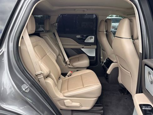 Used 2023 Lincoln Aviator Reserve w/ Equipment Group 201A image 23