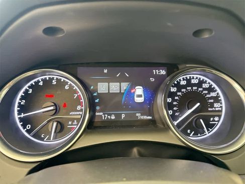 Used 2020 Toyota Camry LE image 32