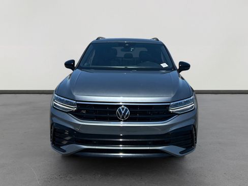 Used 2023 Volkswagen Tiguan SE R-Line image 8