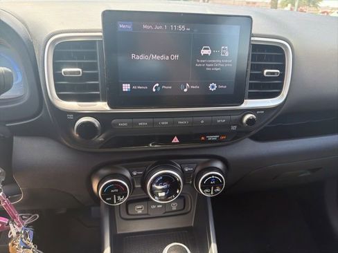 Used 2023 Hyundai Venue SEL w/ Cargo Package FWD image 7