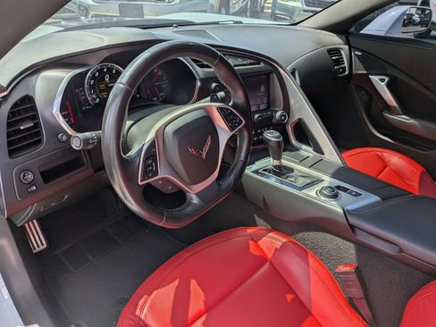Used 2019 Chevrolet Corvette Stingray Coupe w/ 1LT RWD image 19