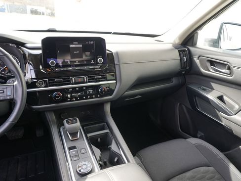 Used 2023 Nissan Pathfinder SV image 20