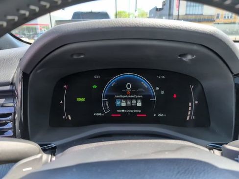 Used 2025 Toyota Camry SE FWD image 23