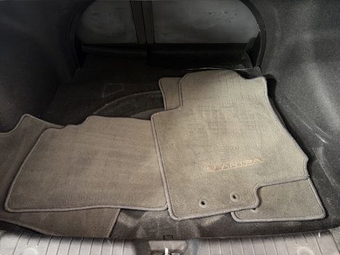 Used 2010 Hyundai Elantra GLS FWD image 26