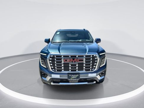 New 2026 GMC Yukon Denali w/ Denali Reserve Package AWD/4WD image 3