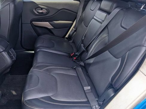 Used 2018 Jeep Cherokee Limited w/ Luxury Group FWD image 24