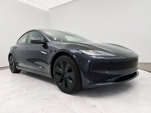 Used 2024 Tesla Model 3 Standard Range RWD image 9