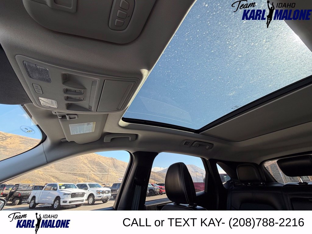 Used 2025 Ford Escape Platinum AWD/4WD image 34